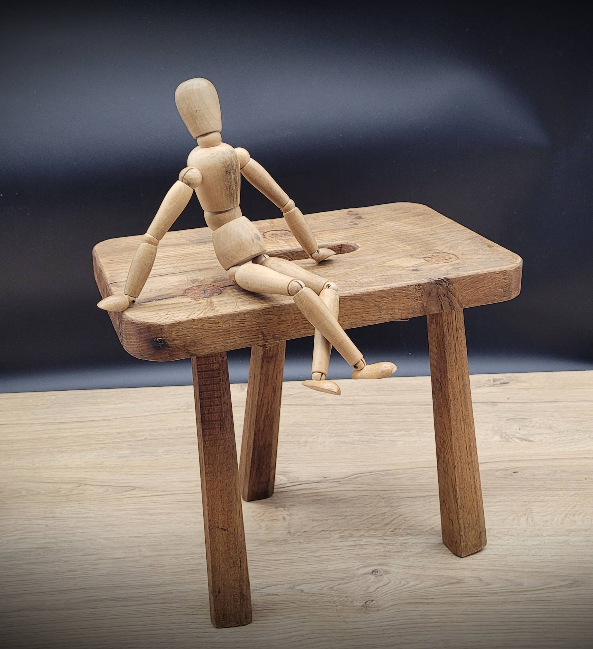 Threeod stool rectangle handle