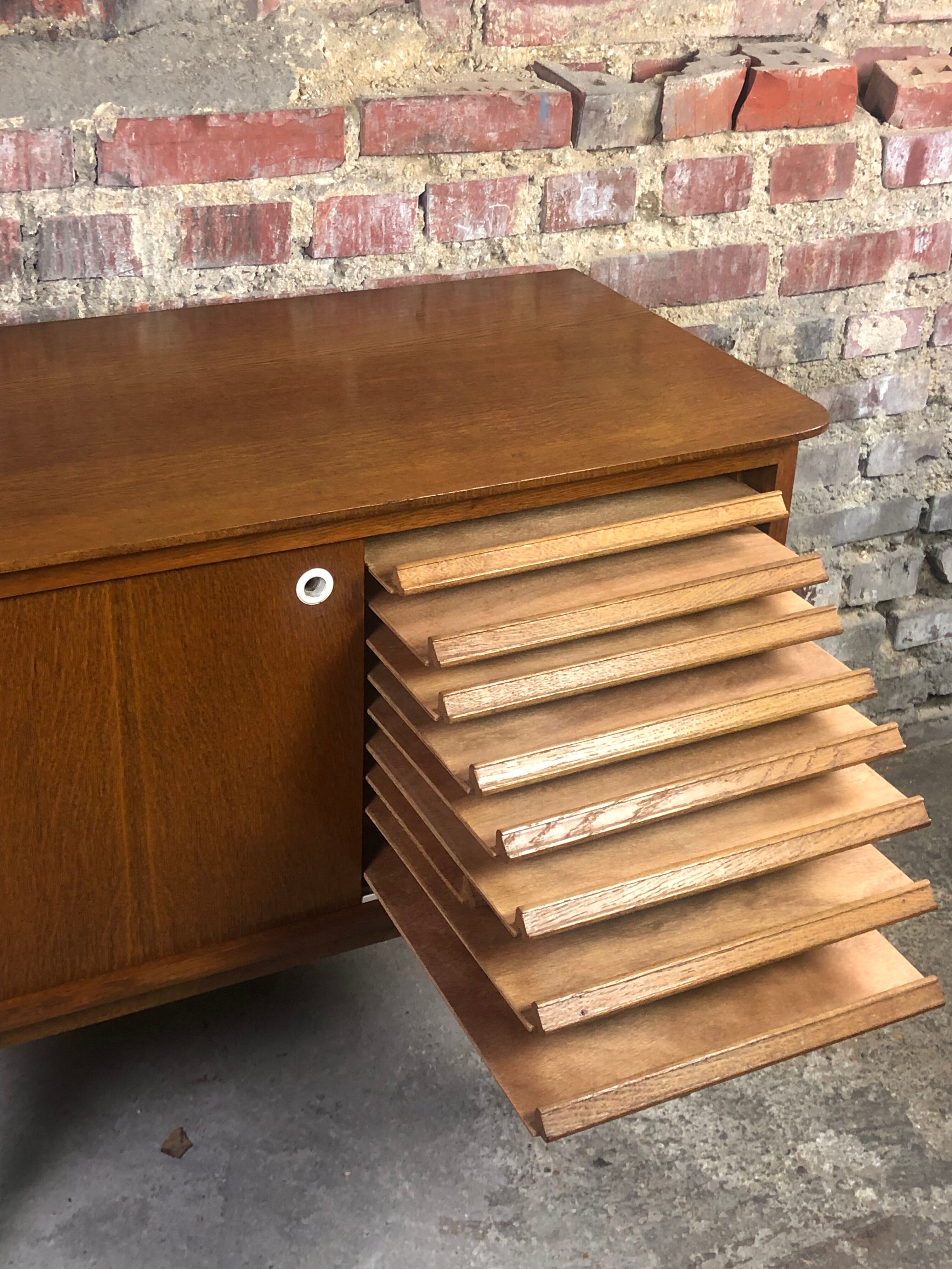 Music in vintage oak 60