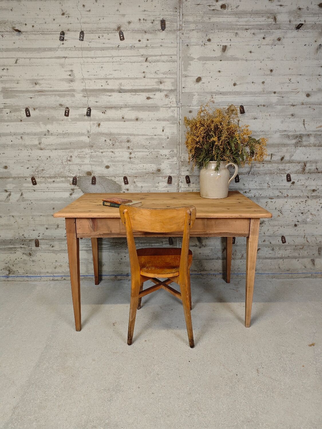 Dining table for 4/6 people