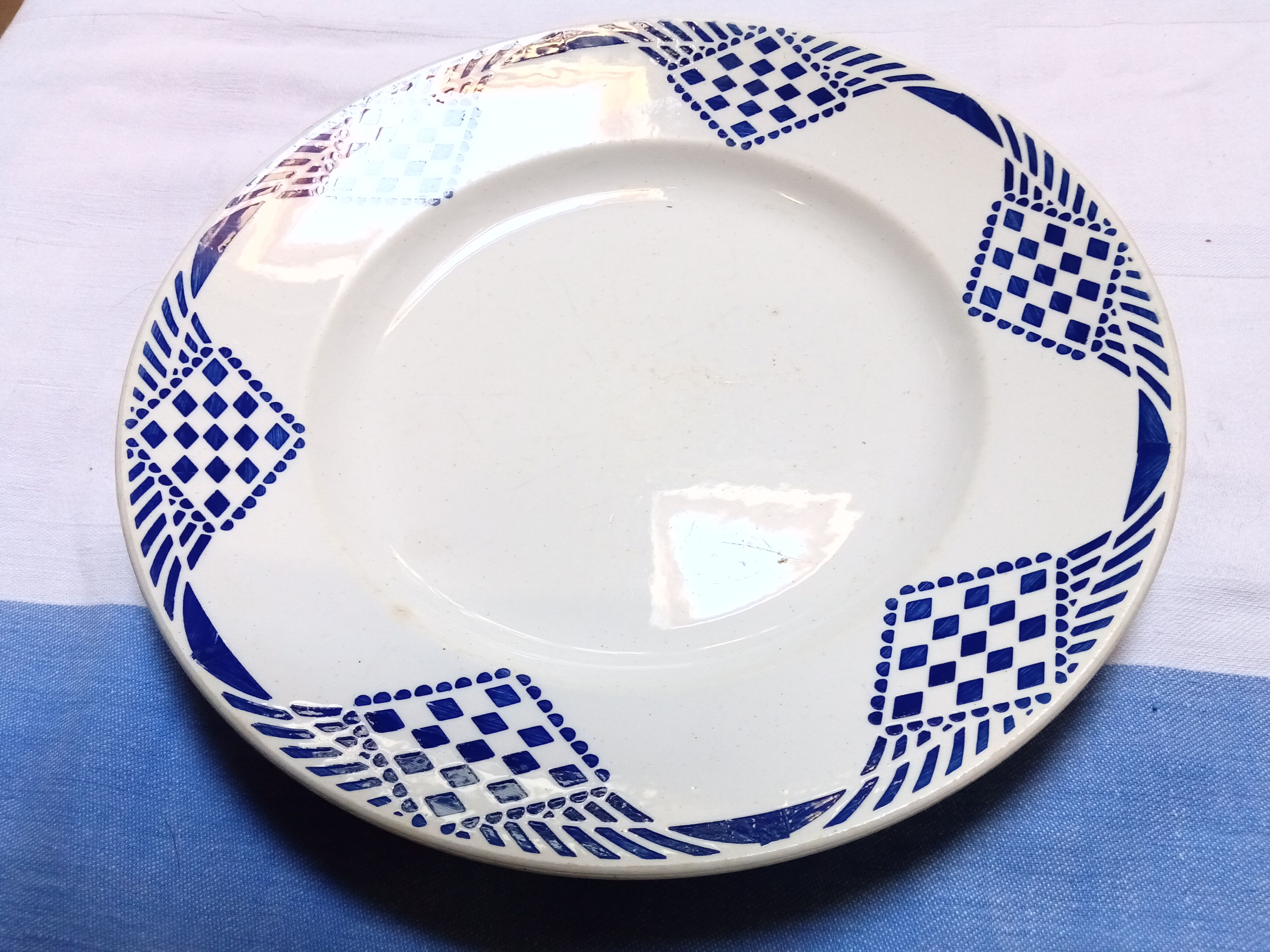 Assortment of 6 old blue flat plates