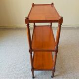 3-level pedestal shelf