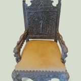 Indian throne chair in carved red wood - Buddhist / Hindu.