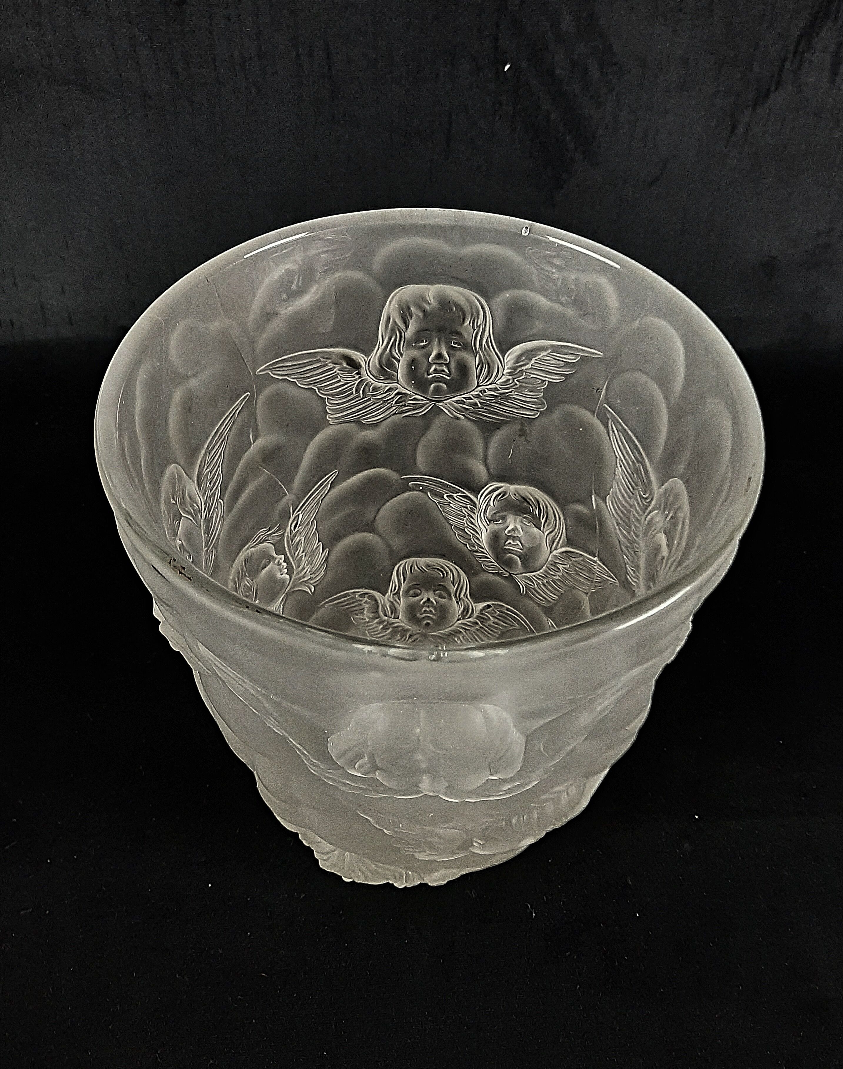 Vase "Cherubs" vintage glass pressed
