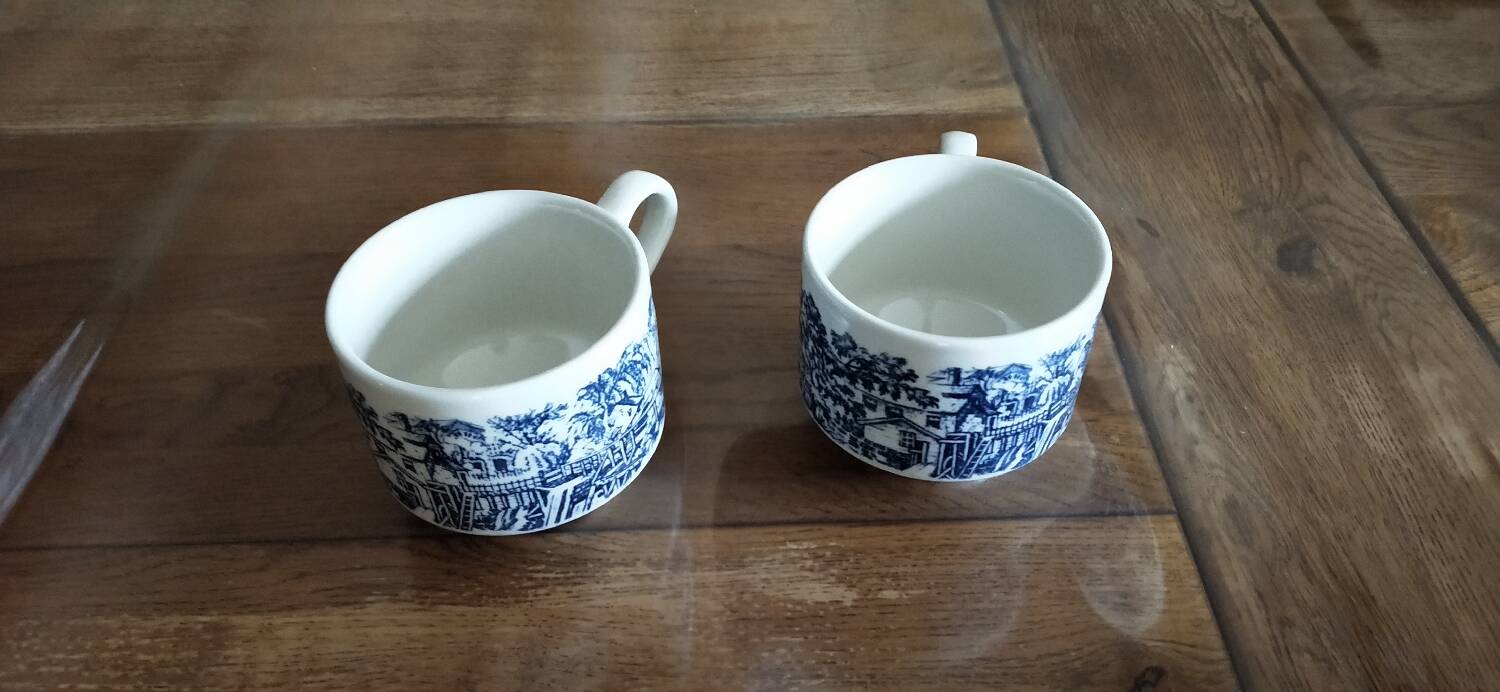 Set of two Churchill England mugs