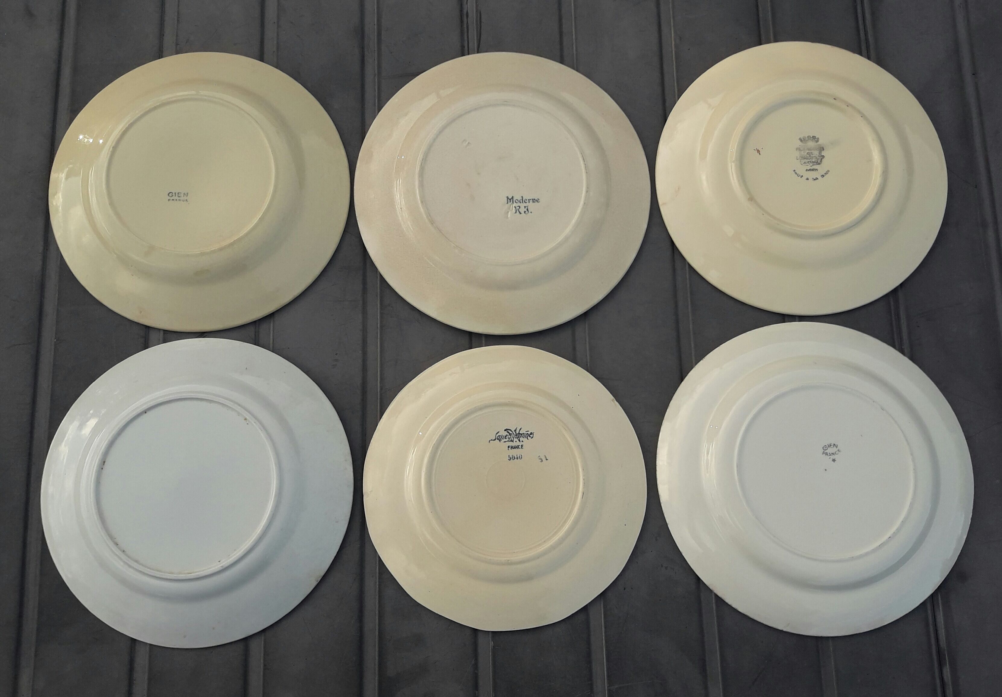 Set of 6 different flat plates