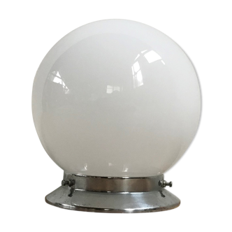 Plafonnier globe en opaline blanche
