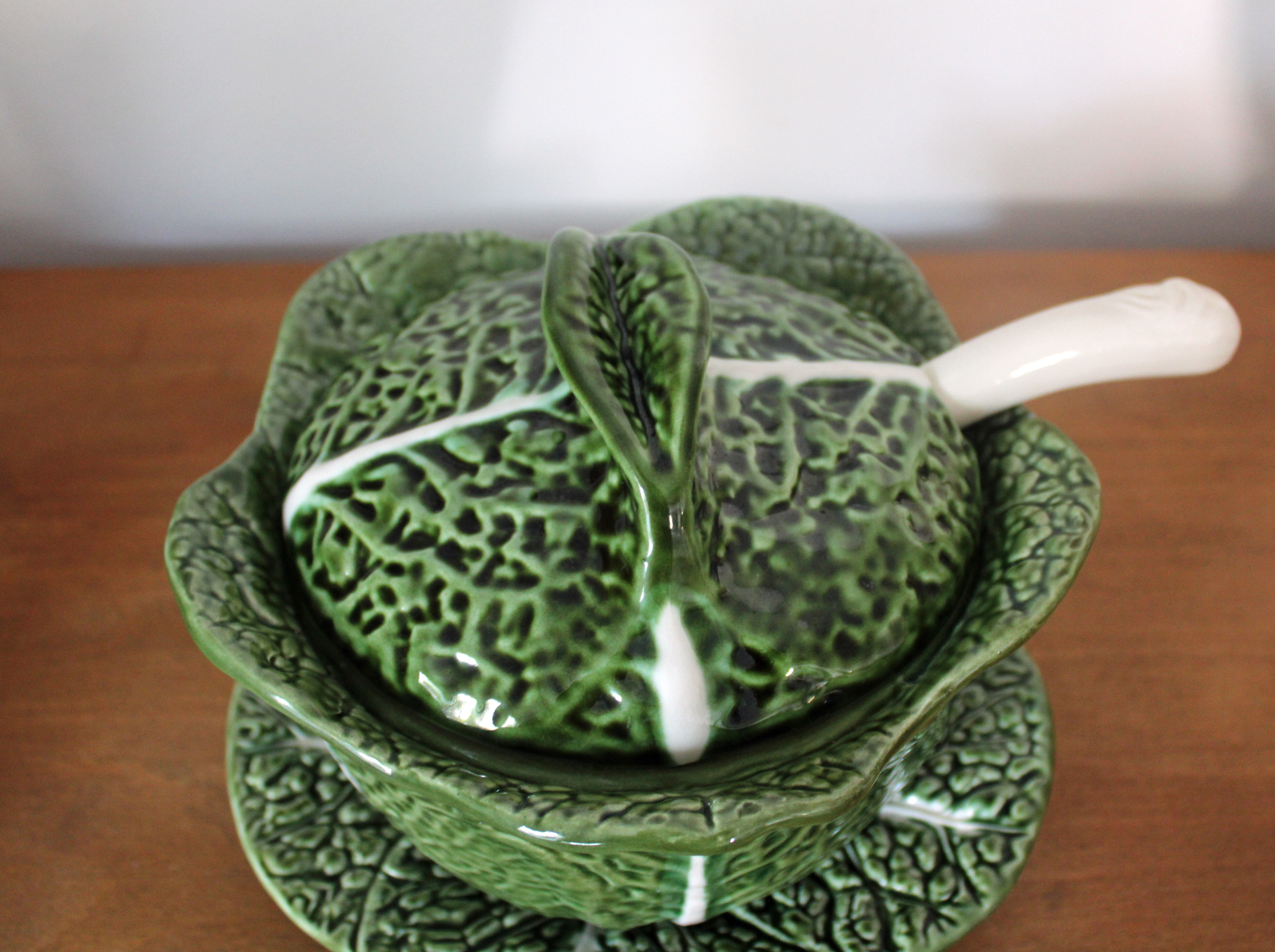 Cabbage-shaped dabbling soup