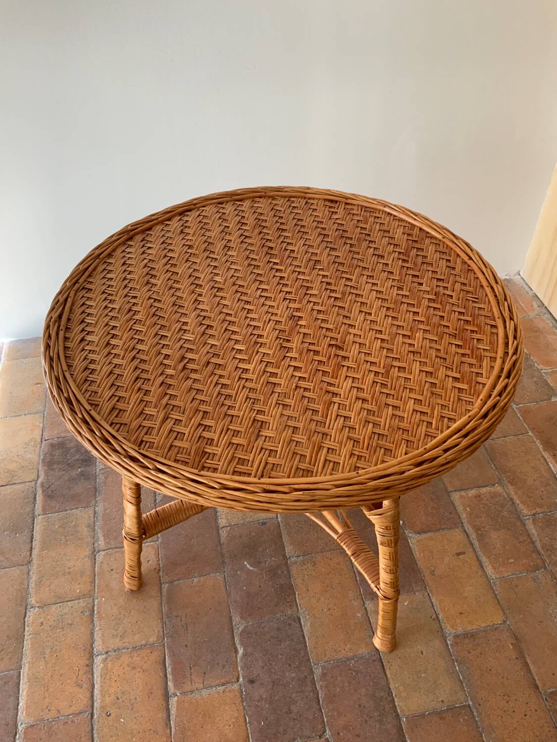 Round wicker table