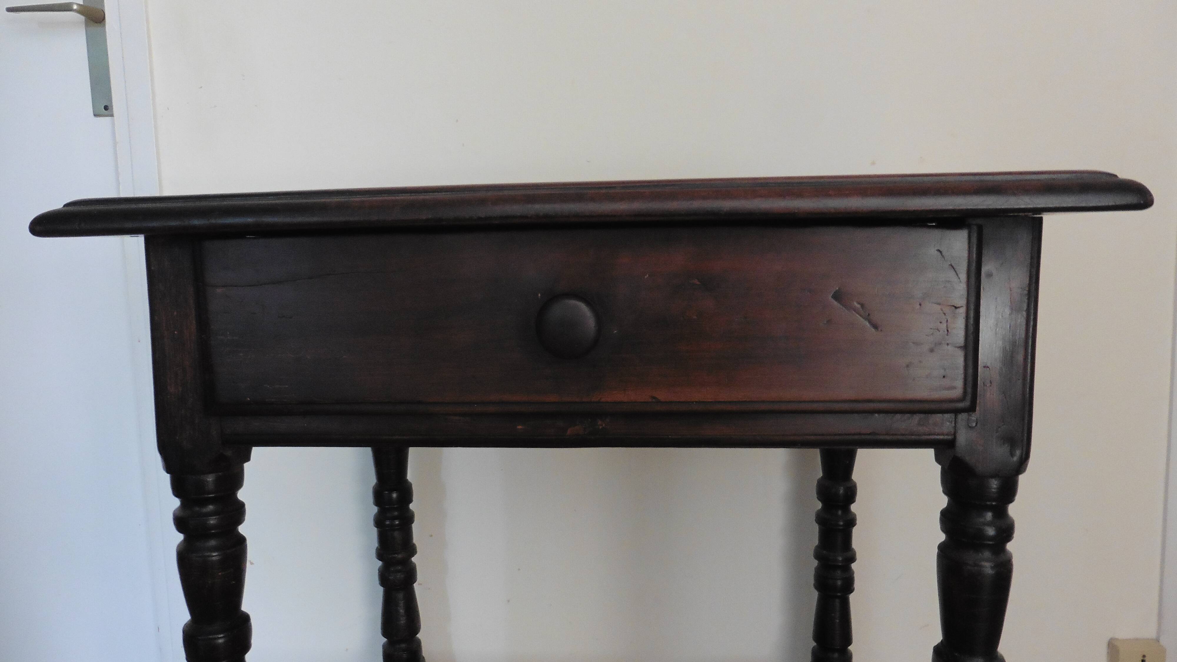 Small desk
