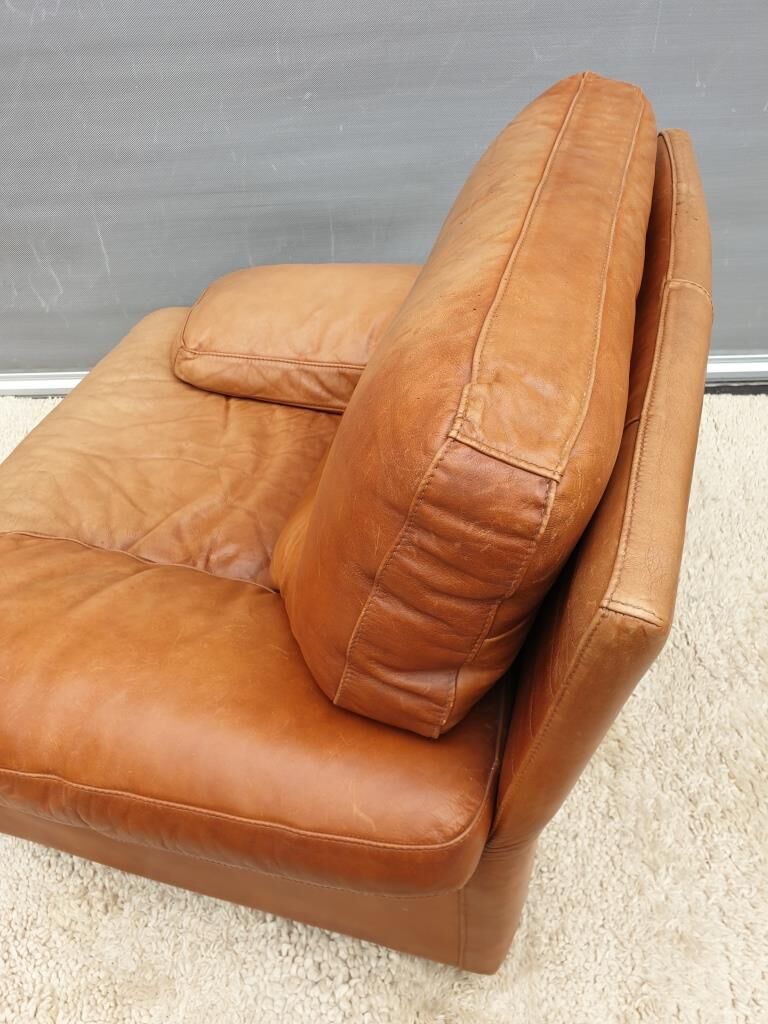 Fauteuil club lounge cuir cognac design 1970