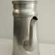 Cafetière ancienne en aluminium
