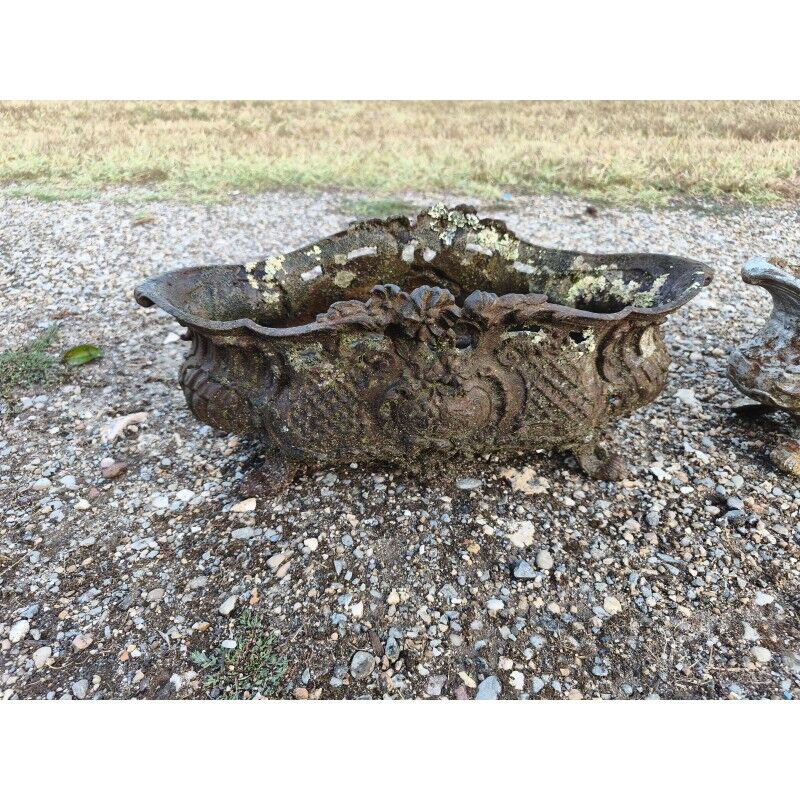 Pair of cast iron planters from 1900 in Charleville - Mézières