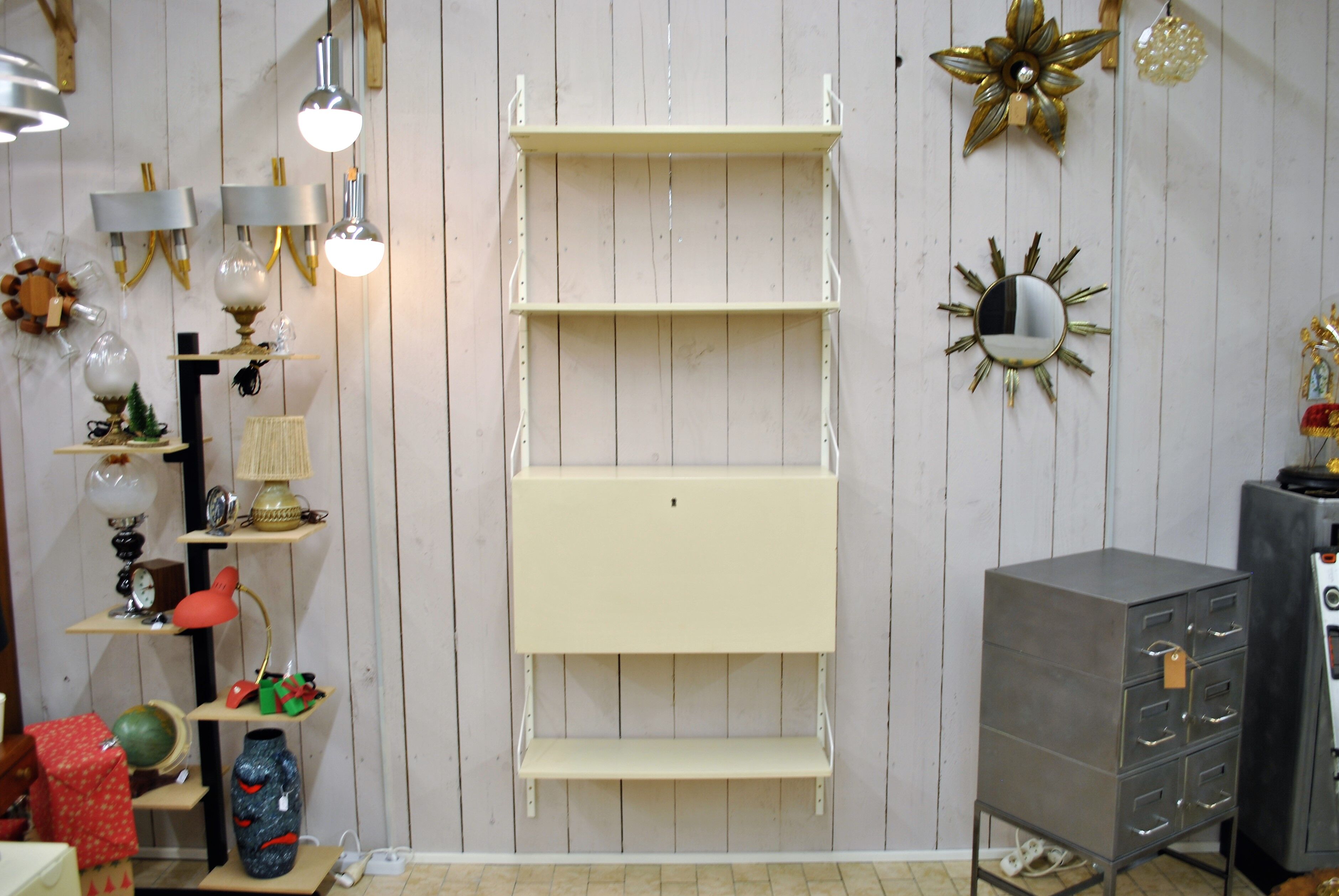 Shelves secretary 1970