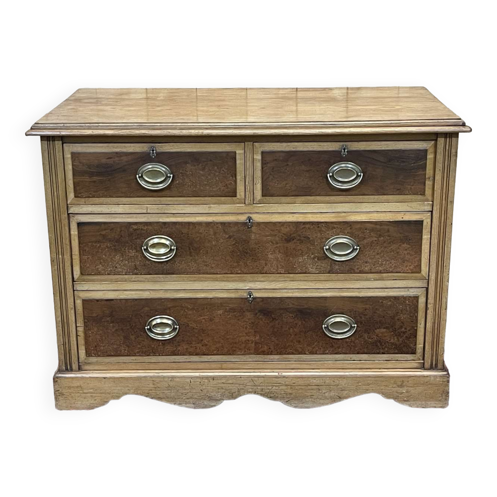 English chest of drawers in frene and nineteenth yew magnifying glass