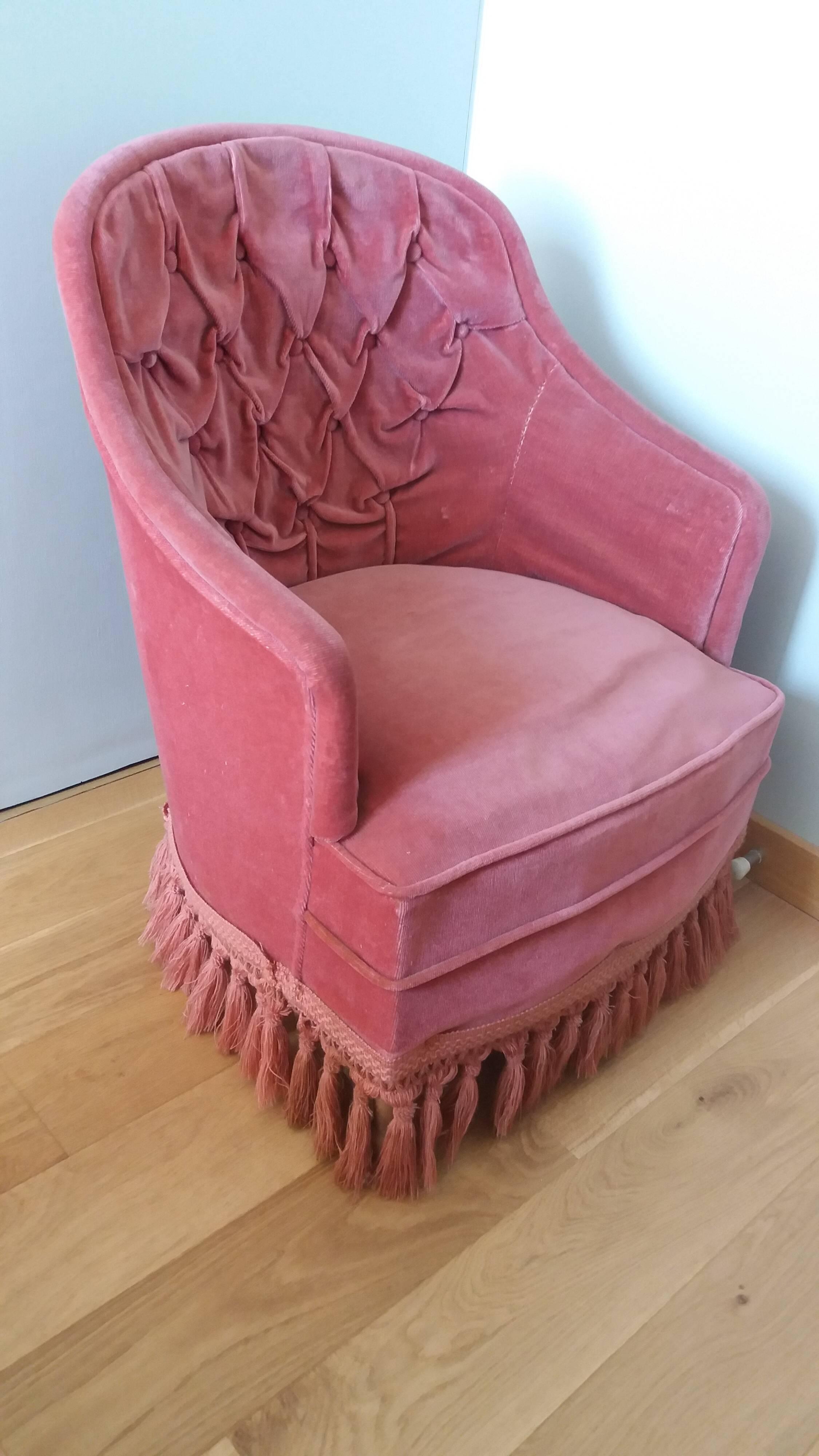 Fauteuil crapaud en velours rose