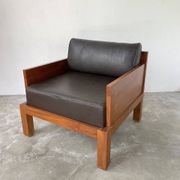 Fauteuil moderniste bois exotique et cuir