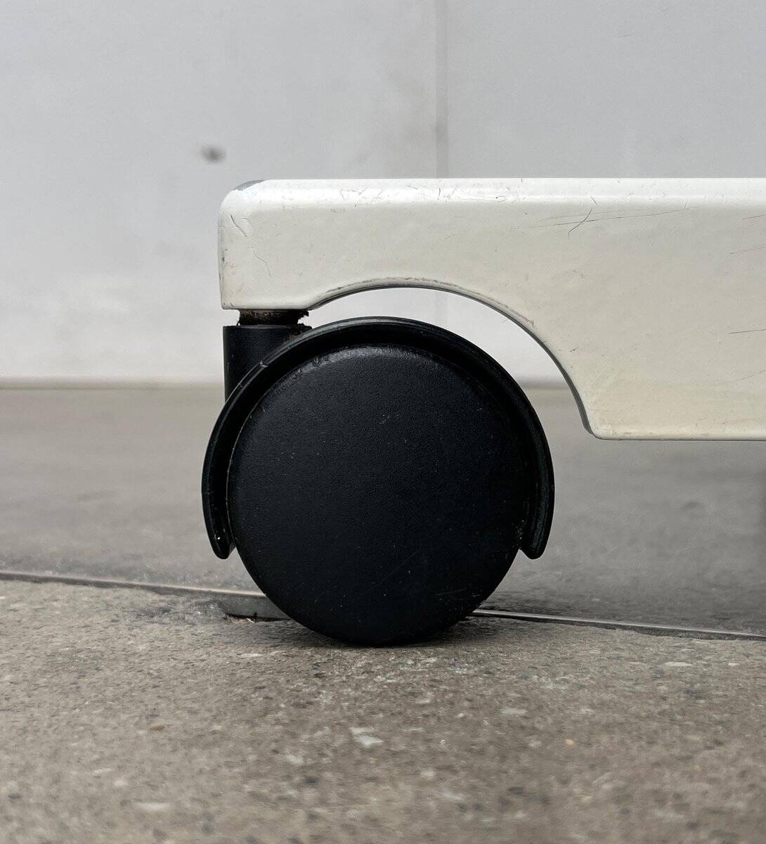 Mid-century Danish architect swivel office chair by Jørgen Rasmussen for Kevi, 1960s.