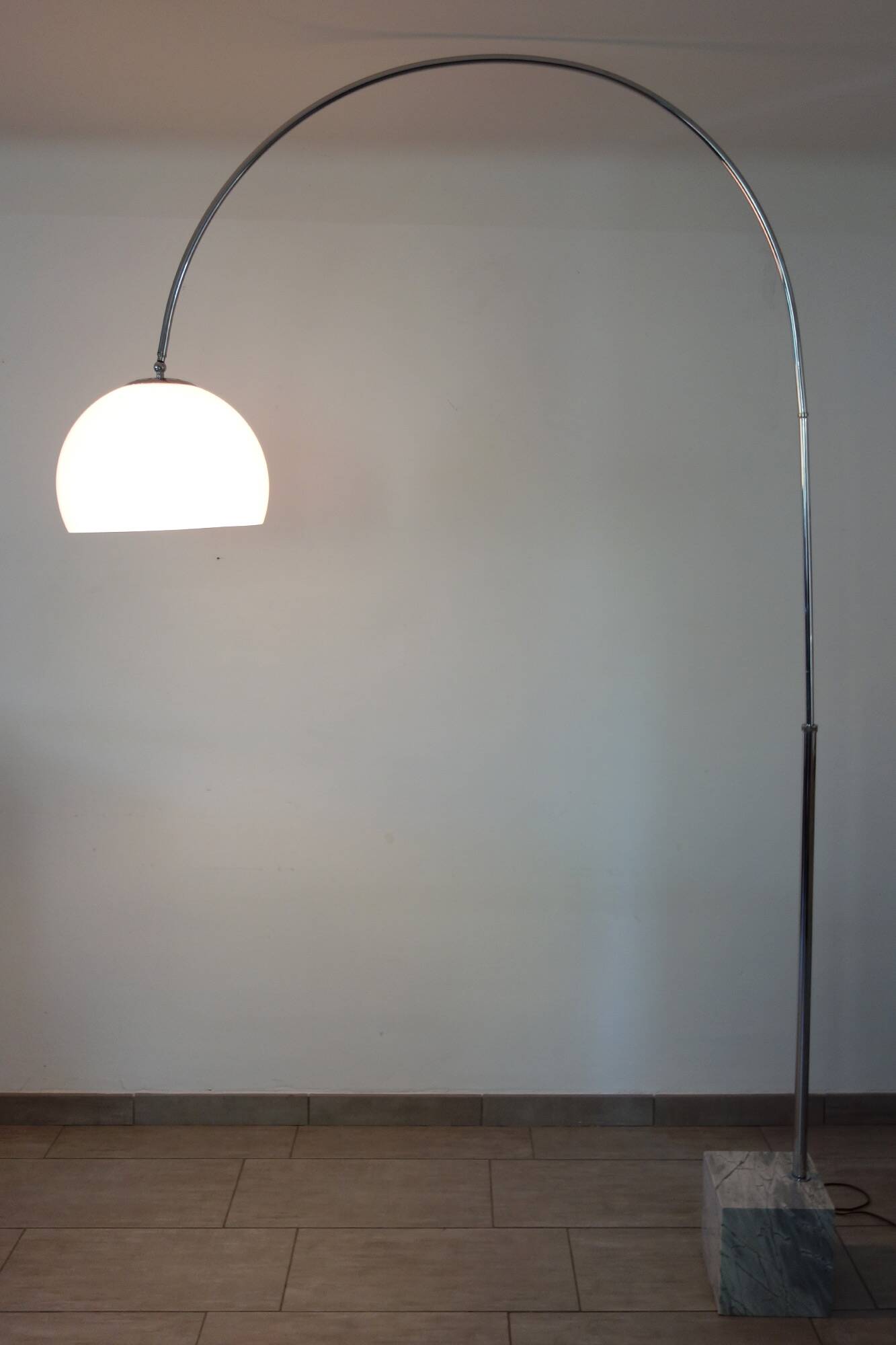 Arc floor lamp space age dlg Guzzini 1970s