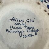 Hand painted ceramic vase Izniz Kutahya Türkiye