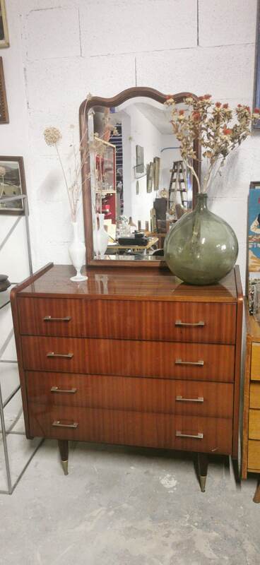 Dresser 60s