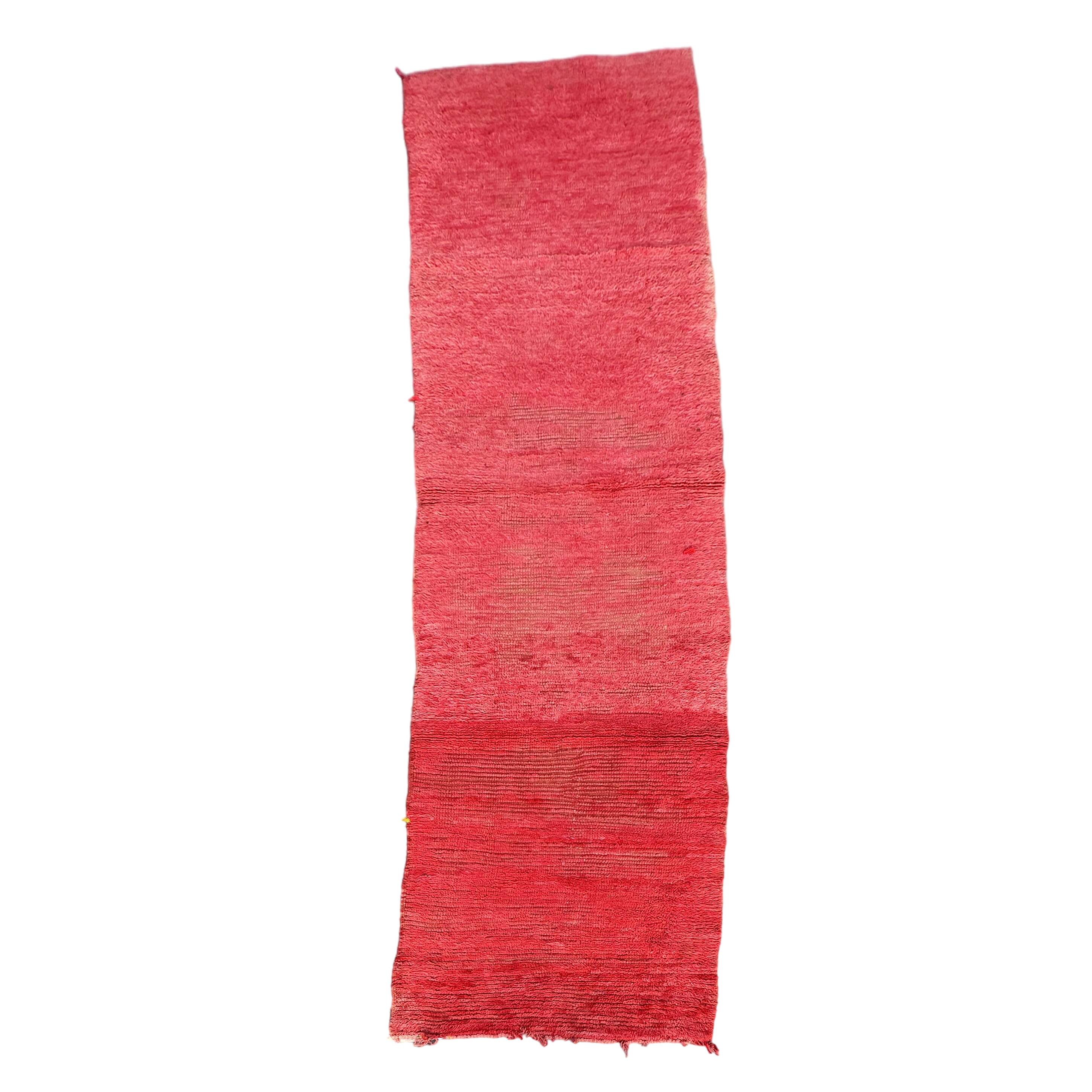 Moroccan rug Beni M'Guild red - 320 x 90 cm