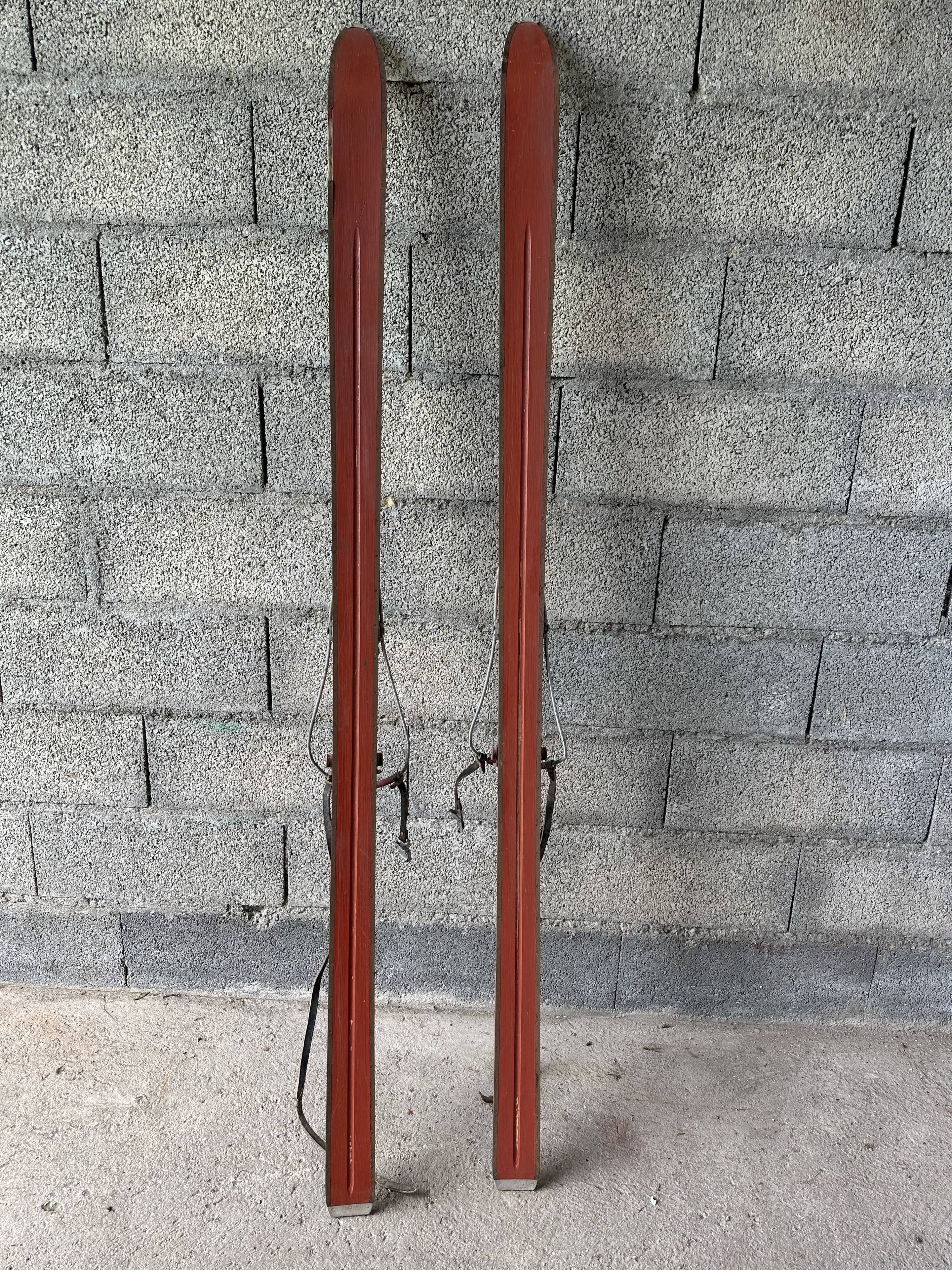 Pair of vintage skis wood Rossignol