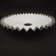 Abat-jour pendentif en verre frangé blanc opalin clair bord festonné