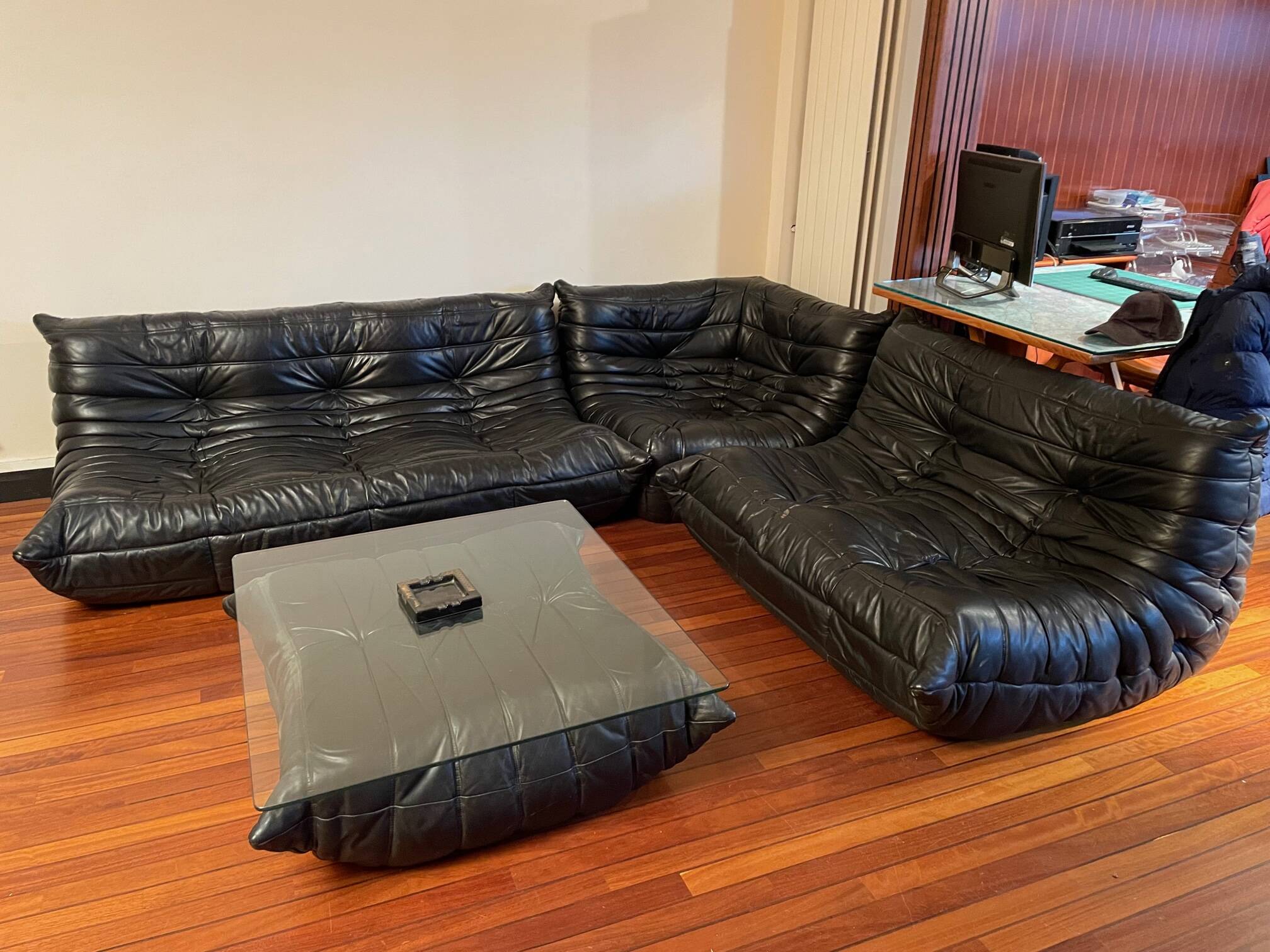 TOGO Canapé Set by Roset in black leather by Michel Ducaroy