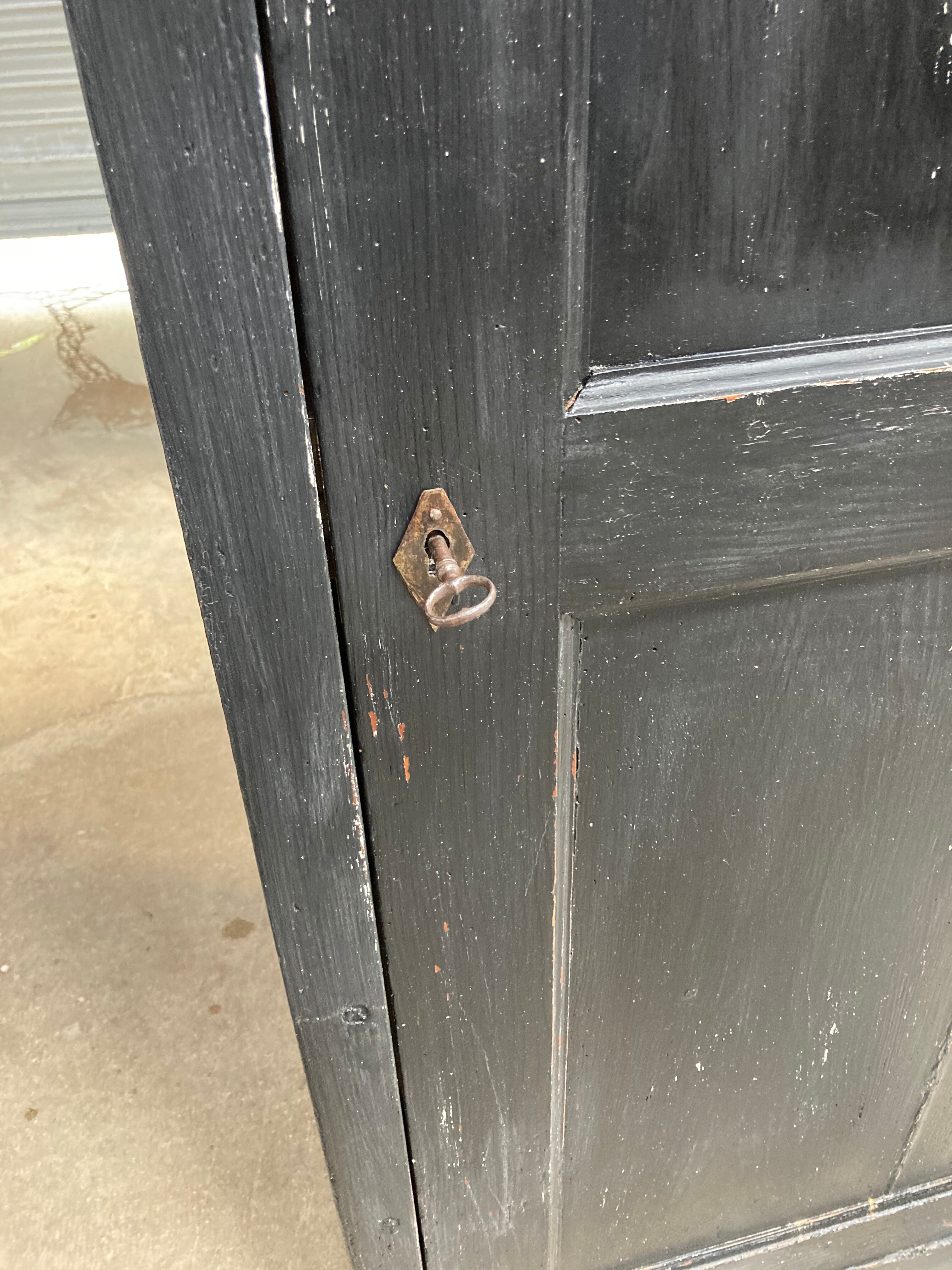 Patinated fir bonnetière