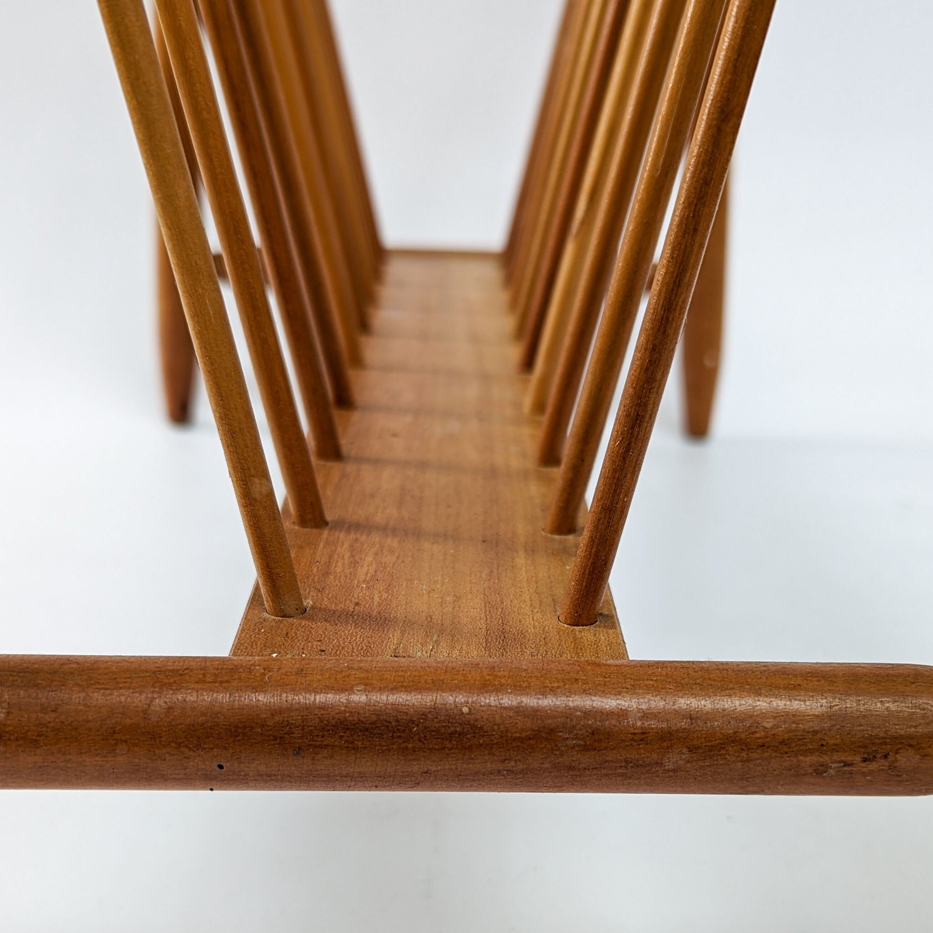 Porte-revues mid century de l’Uluv