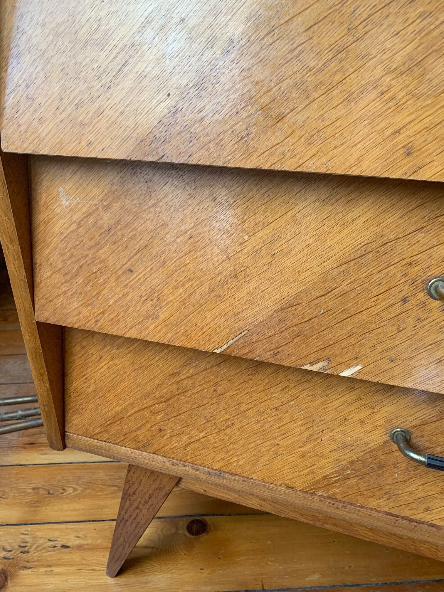 Secretary feet compass