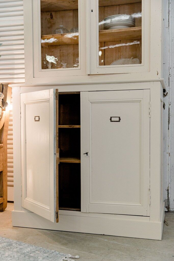 Vintage wooden dresser - linen colors