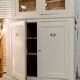 Vaisselier vintage en bois - couleurs lin