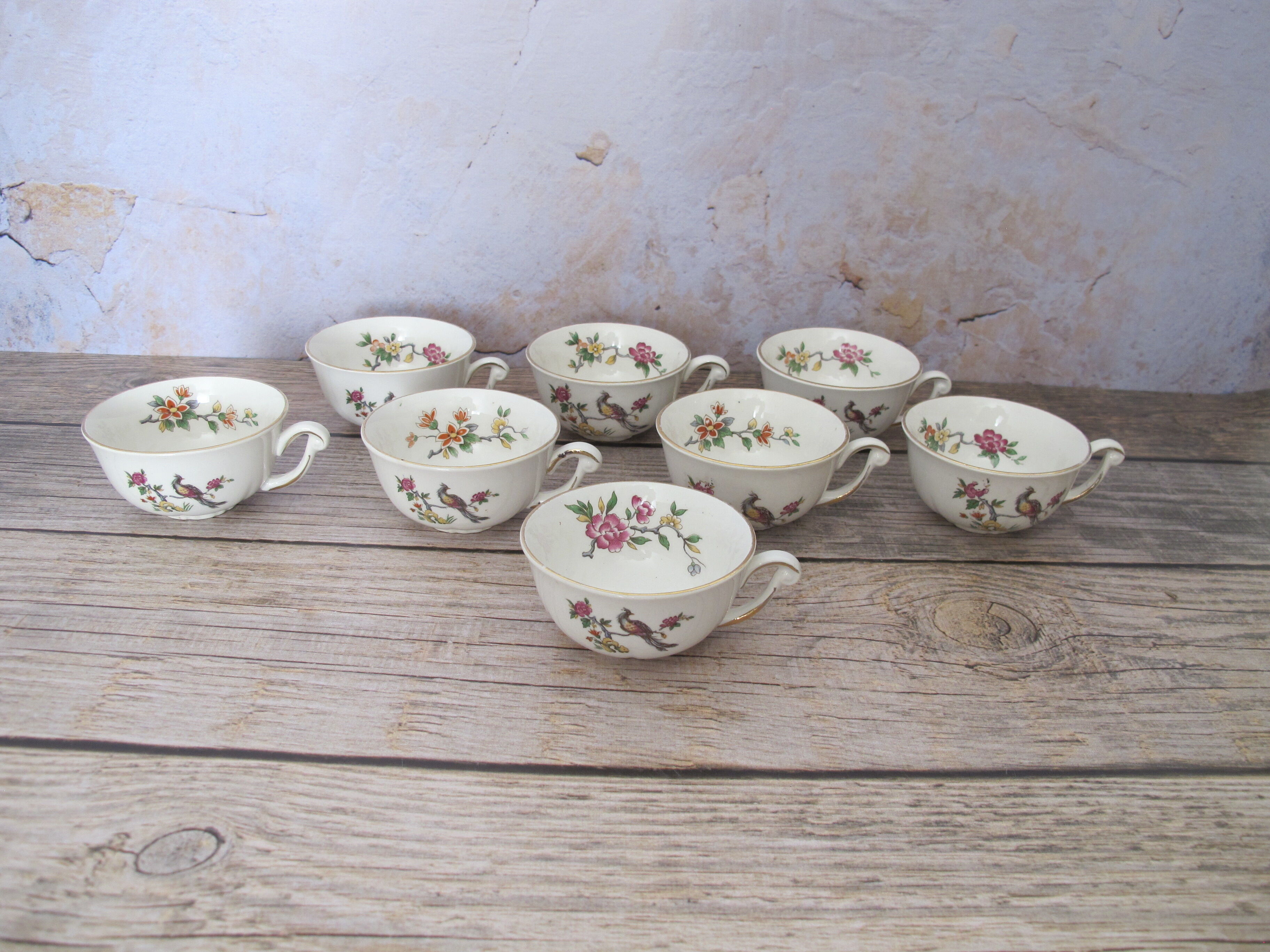 Saint Amand vintage 8 cup set