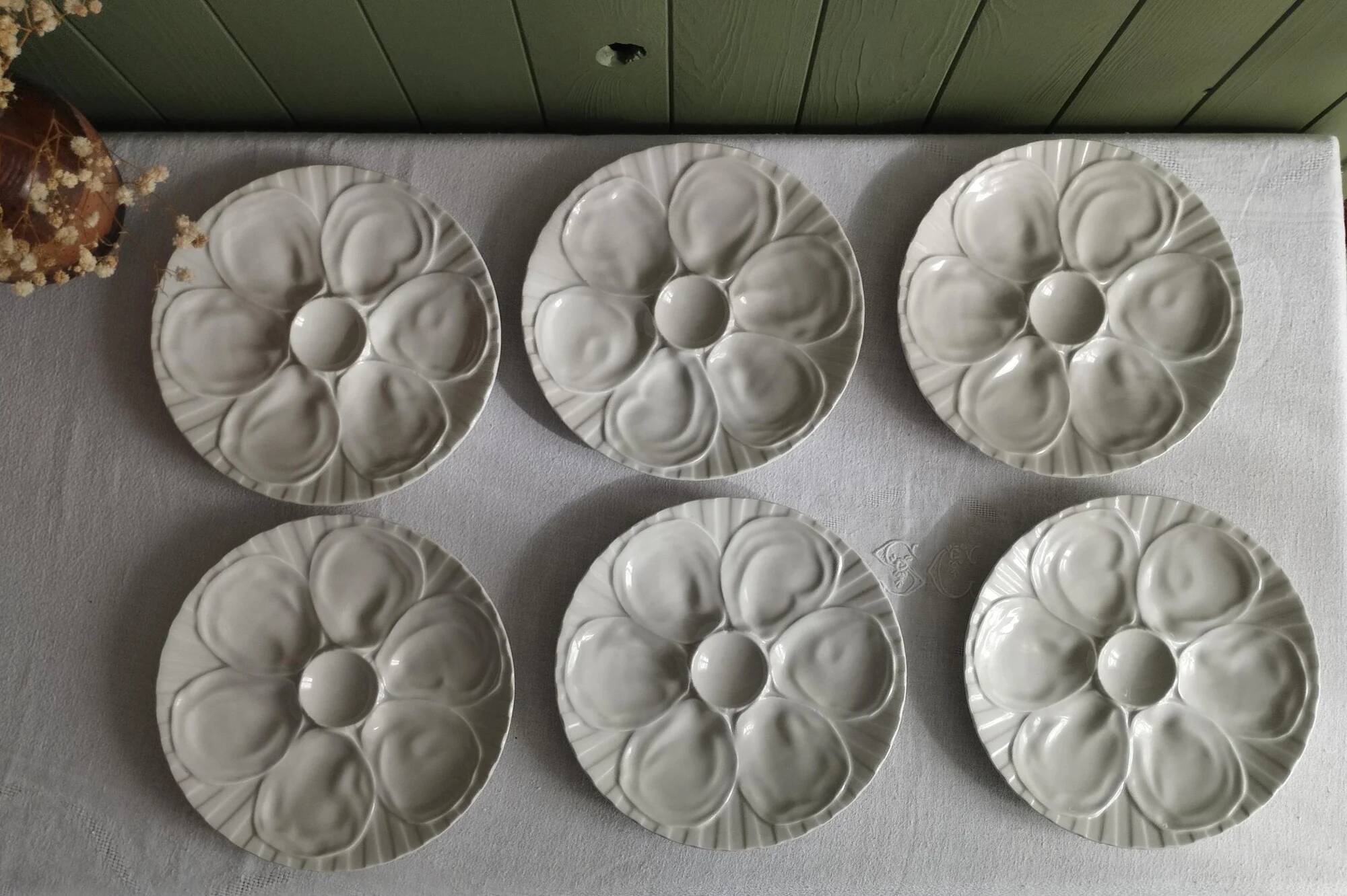 Lot de 6 assiettes à huîtres en porcelaine de Pillivuyt