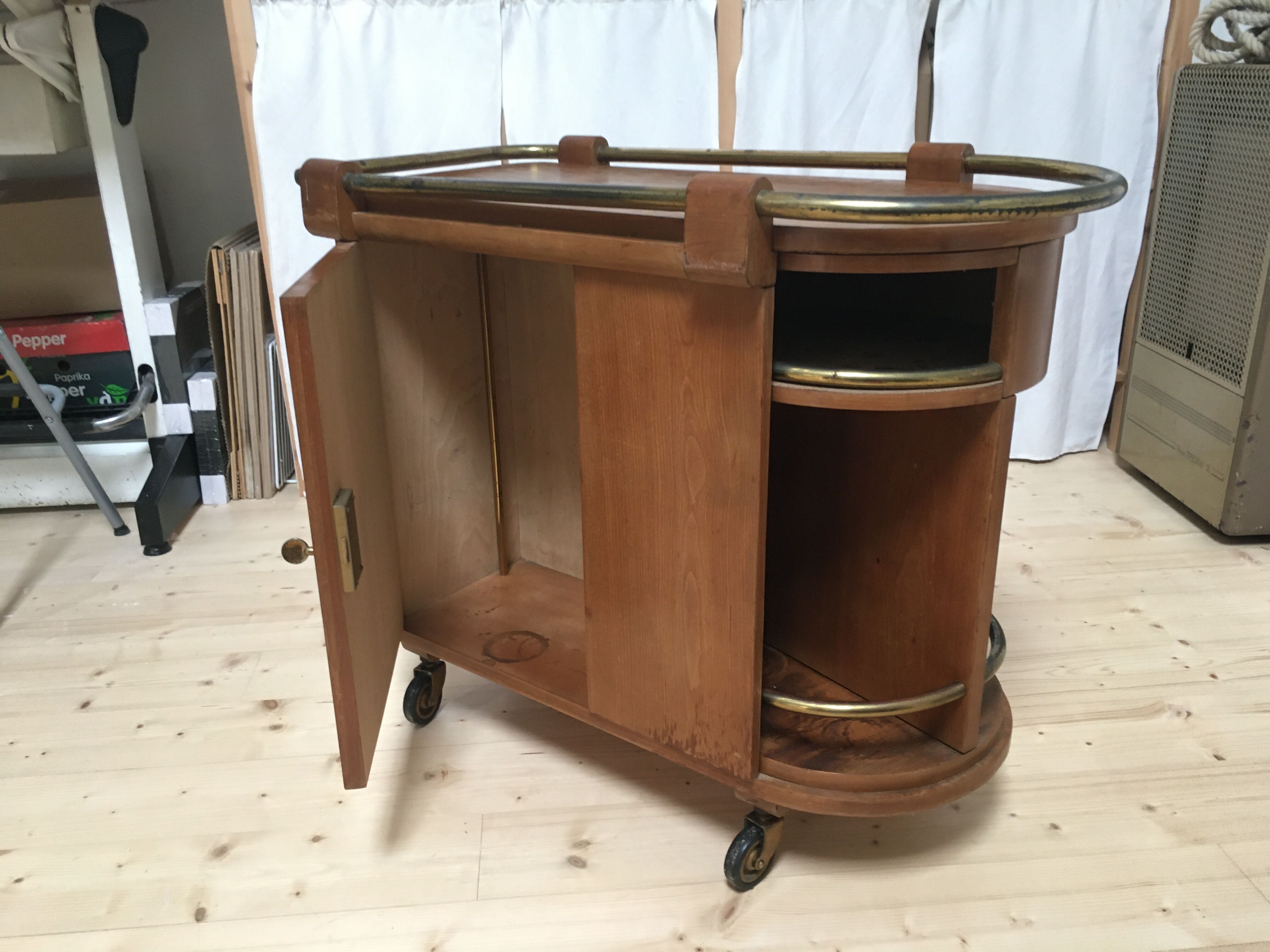 Furniture bar a roulette art deco