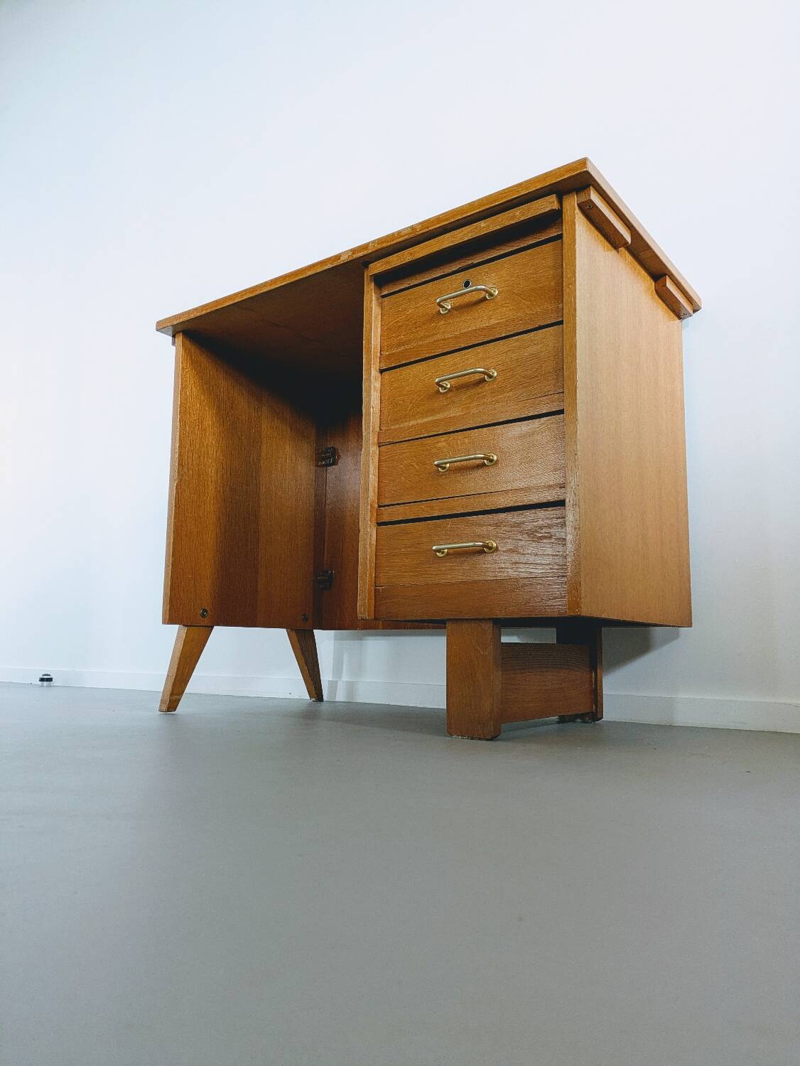 Bureau vintage en bois scandinave