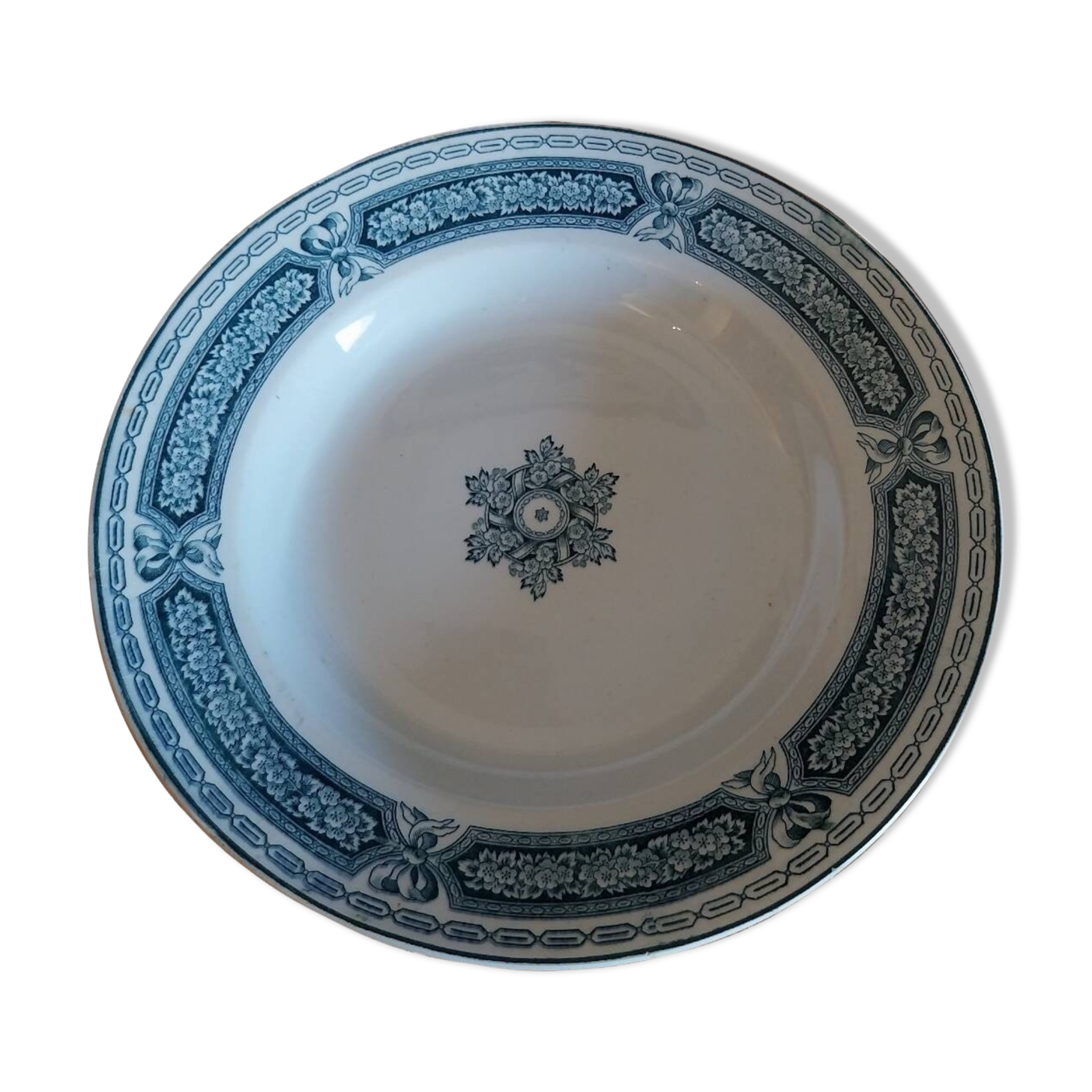 Soup plate iron earth st Amand and Hamage