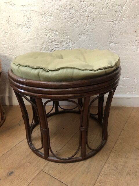 Vintage rattan pouf