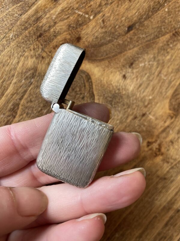 Pyrogène ancien, boîte à feu, porte allumettes en argent massif