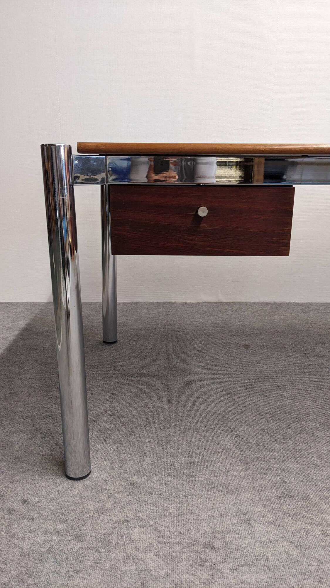 Modernist rosewood pedestal desk, Italy circa 1970