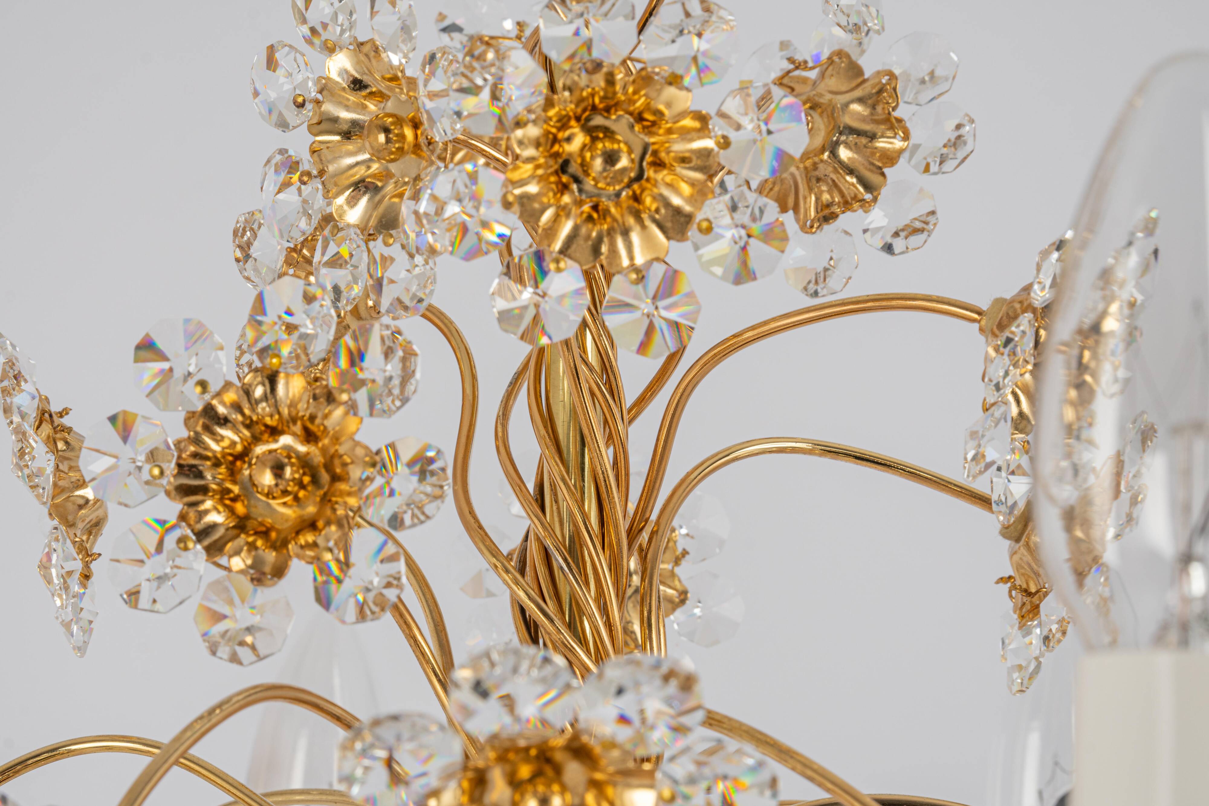 Large flower-shaped chandelier in gilded brass by Palwa, Germany, 1970s.