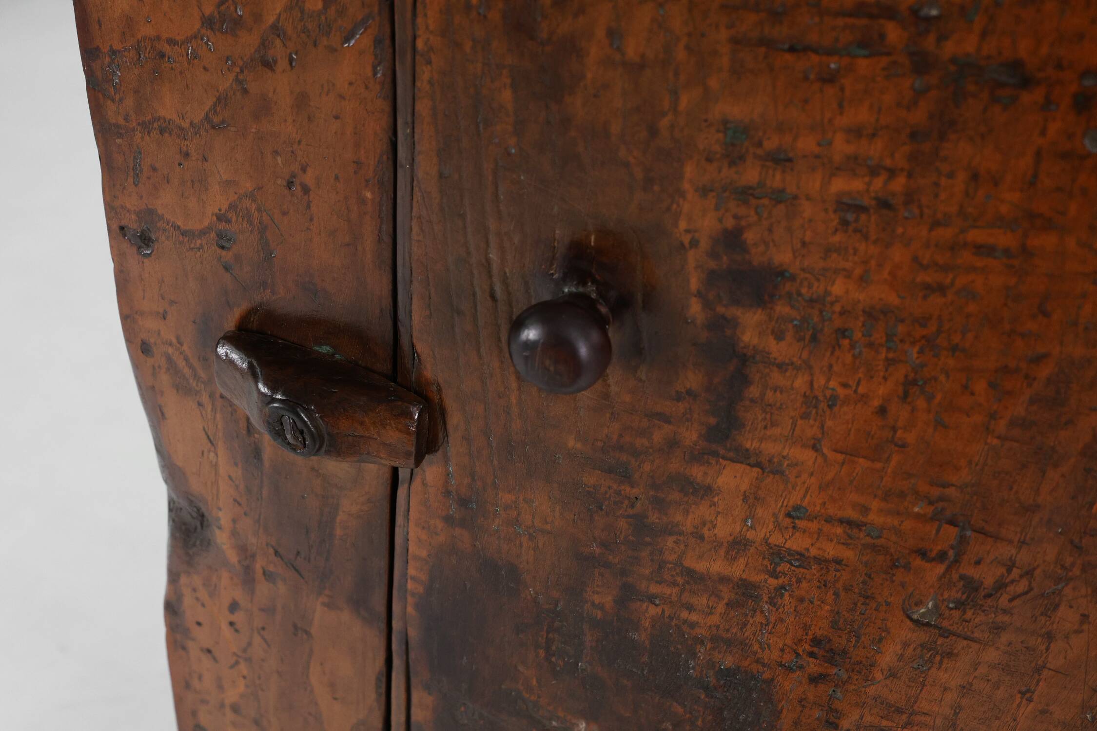 Rare French 16th century oak cabinet with beautiful patina
