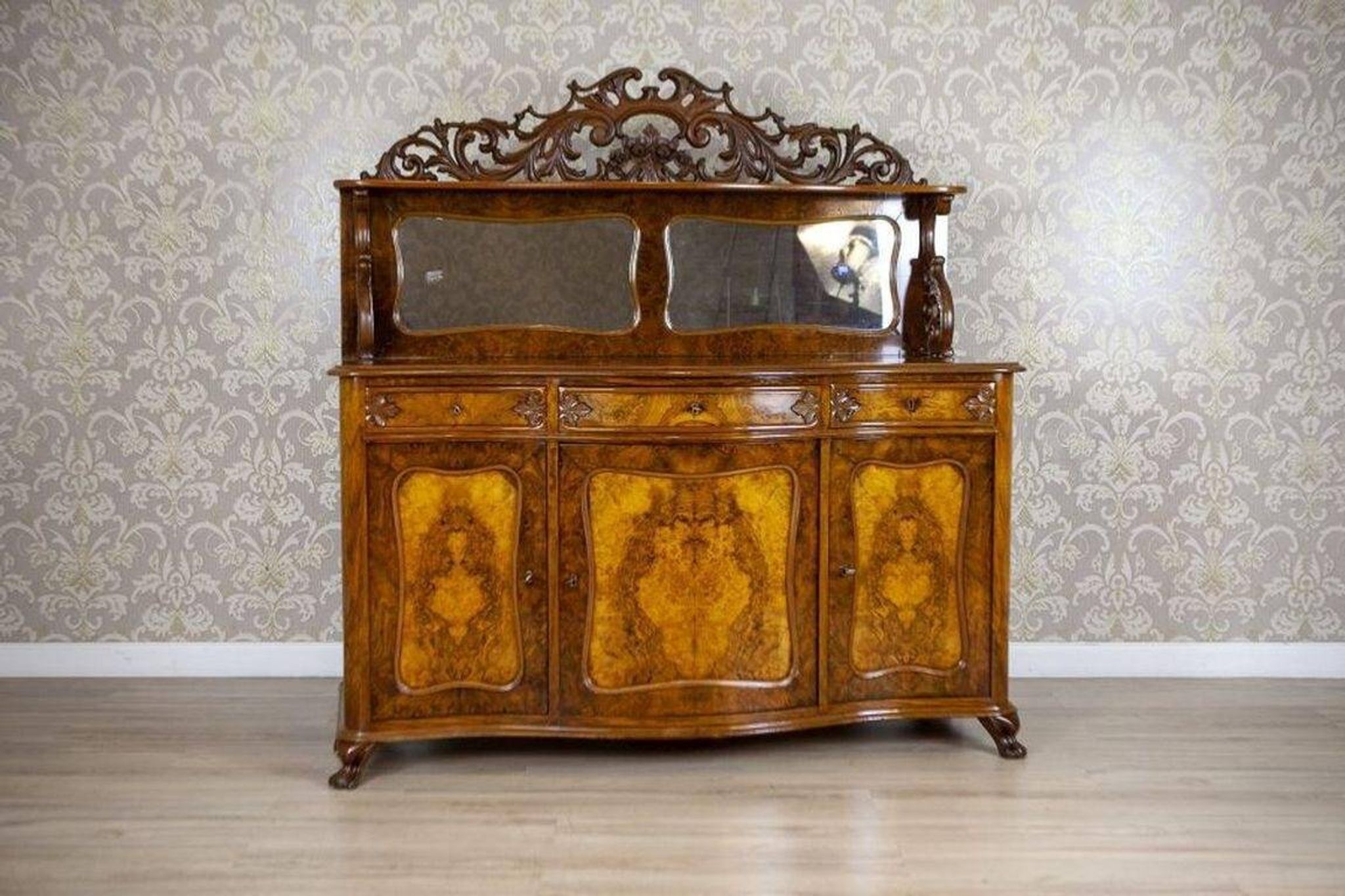 Buffet Rococo Revival en noyer et placage, 1850