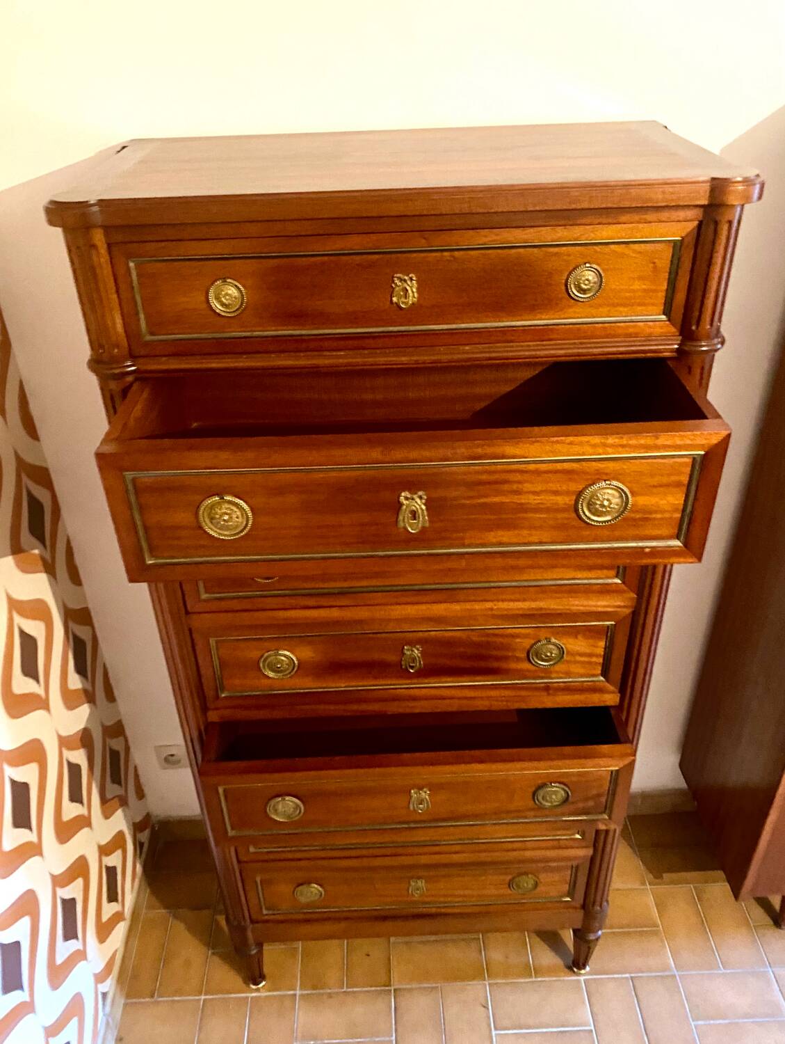 Louis XVI Weekly chest