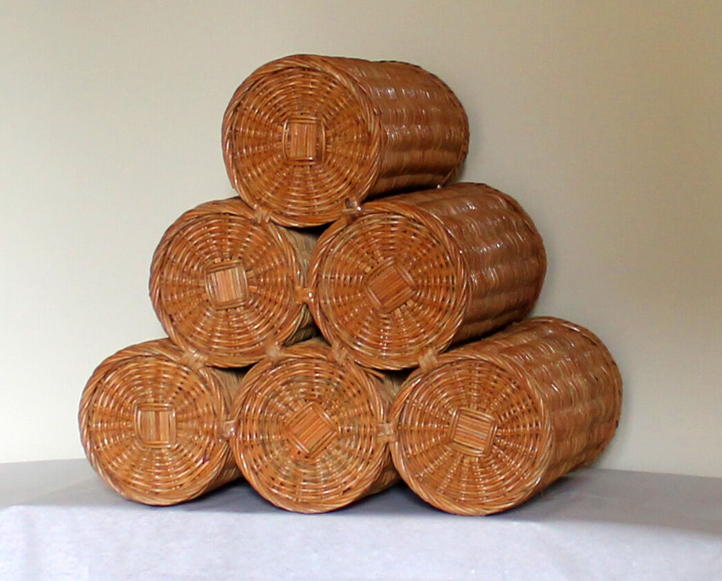 Rattan bottle holder