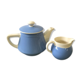 Set teapot and milk jug
