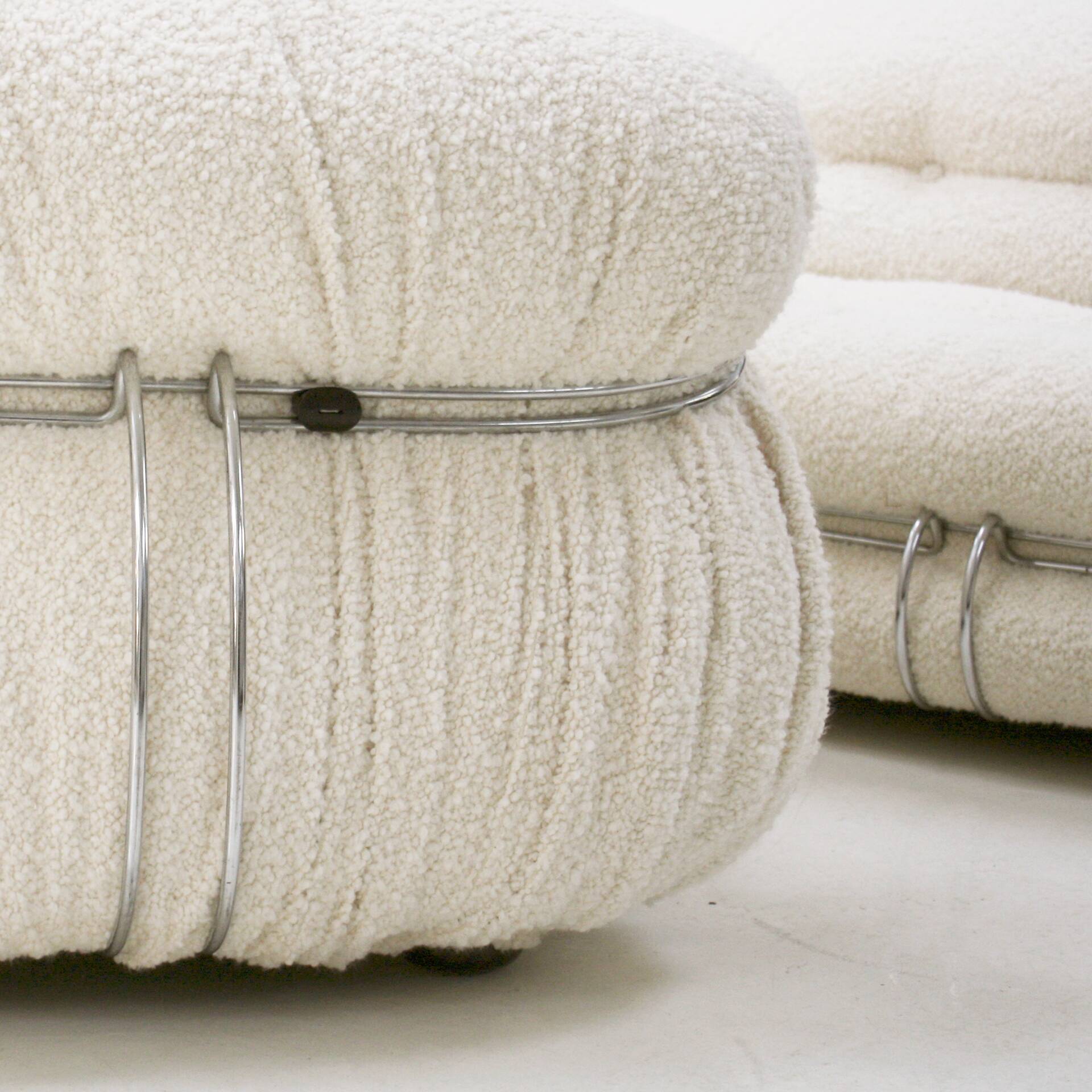 Mid-Century Modern Tobia Scarpa White Bouclé Wool Soriana Italian Sofa, 196