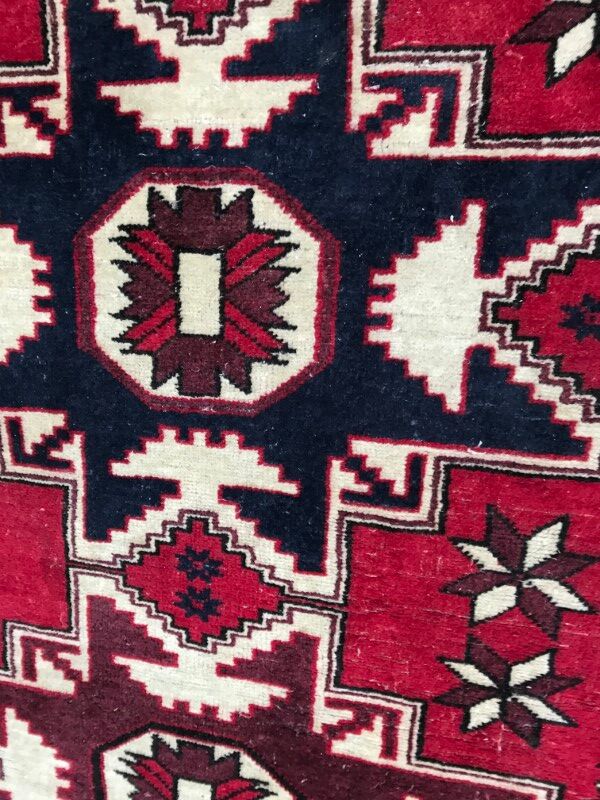 Vintage carpet turkish konya done hand 102 x 175 cm