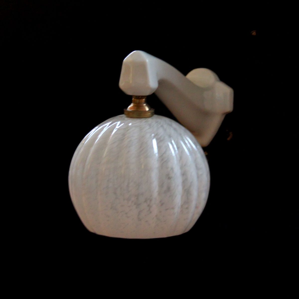 Porcelain swan collar wall lamp and white speckled glass globe Clichy, art deco